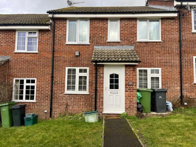 2 bedroom ground maisonette for sale