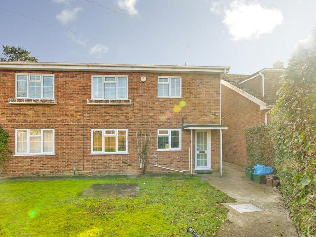 2 bedroom ground maisonette for sale