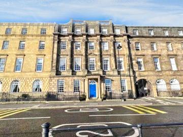 2 bedroom ground maisonette for sale