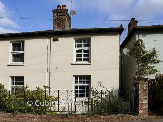 2 bedroom ground maisonette for sale