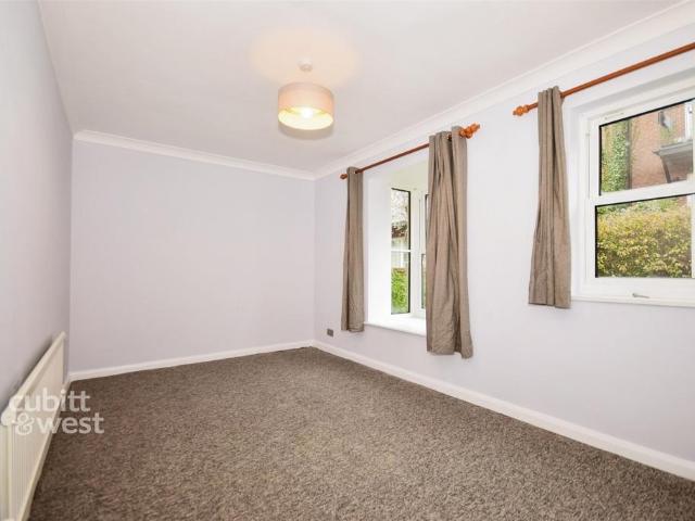 2 bedroom ground maisonette for sale