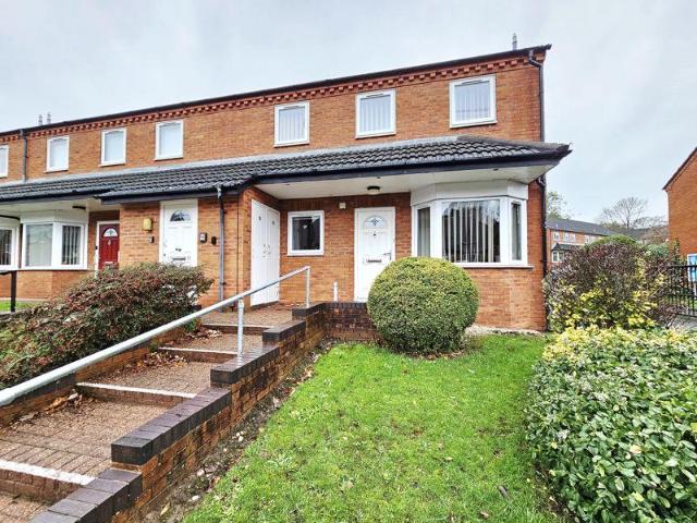 2 bedroom ground maisonette for sale