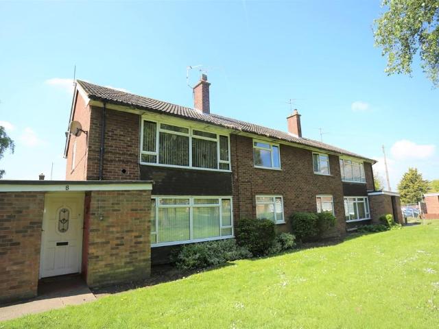 2 bedroom ground maisonette for sale