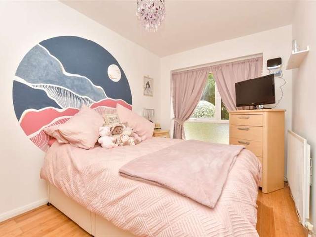 2 Bedroom Ground Maisonette Flat