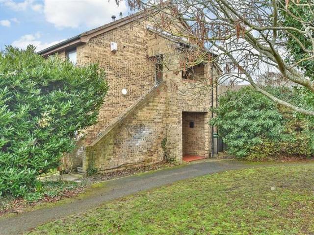 2 Bedroom Ground Maisonette Flat