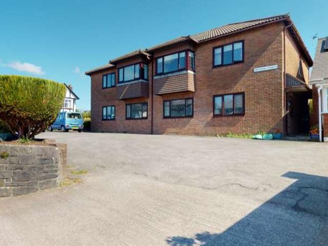 2 Bedroom Ground Maisonette Flat