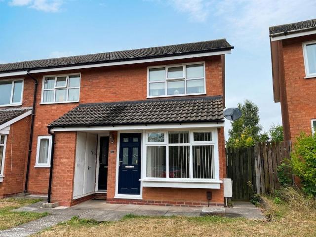 2 bedroom ground maisonette to rent