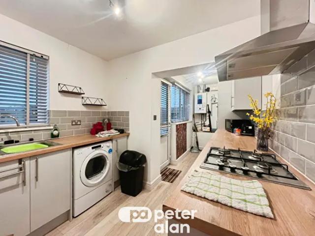2 Bedroom Ground Maisonette To Rent In Swan Street, Llantrisant, Pontyclun, CF72