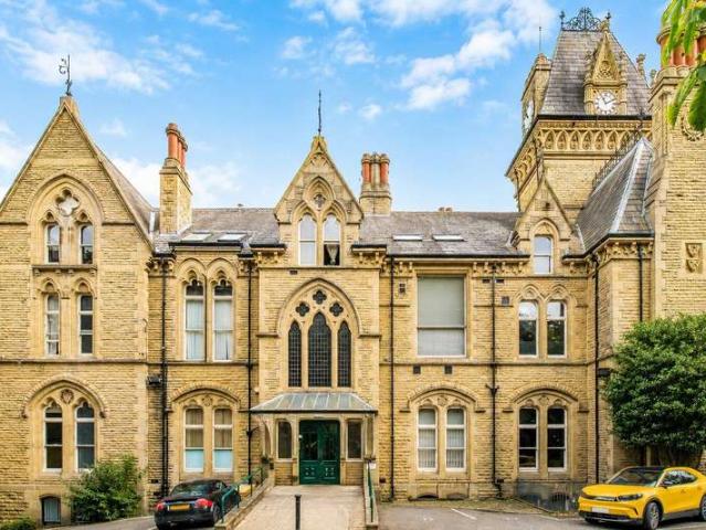 2 Bedroom Ground Flat
