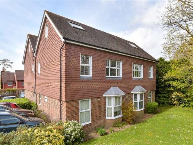 2 Bedroom Ground Flat