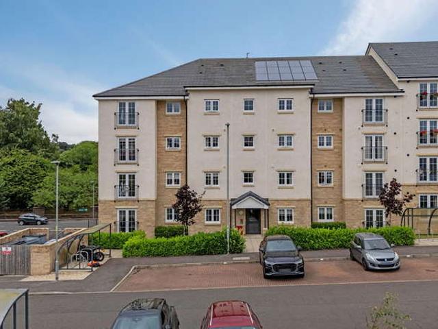2 Bedroom Ground Flat