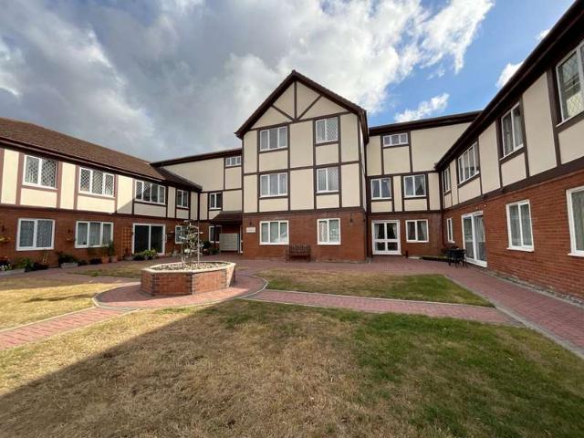 2 Bedroom Ground Flat