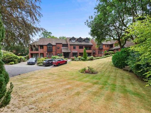 2 Bedroom Ground Flat