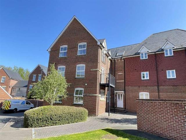 2 Bedroom Ground Flat