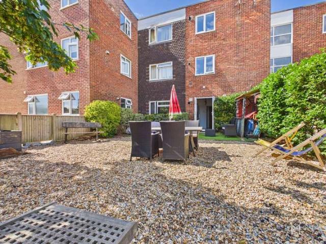 2 Bedroom Ground Flat