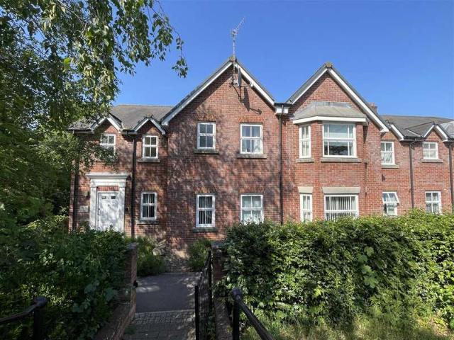 2 Bedroom Ground Flat