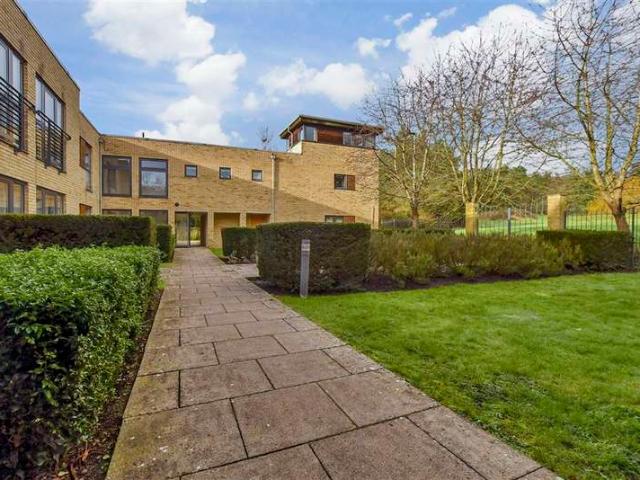 2 Bedroom Ground Flat