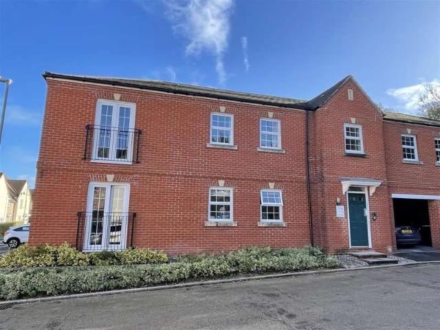 2 Bedroom Ground Flat