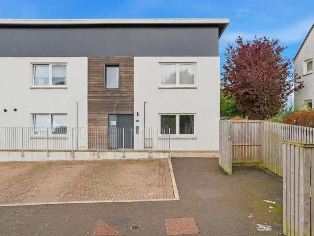 2 Bedroom Ground Flat