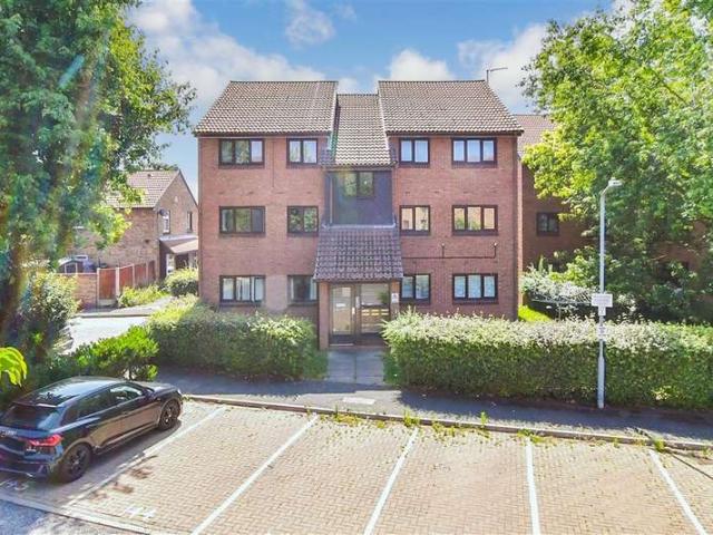 2 Bedroom Ground Flat