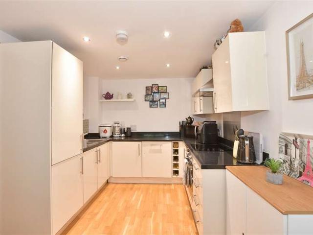 2 Bedroom Ground Flat