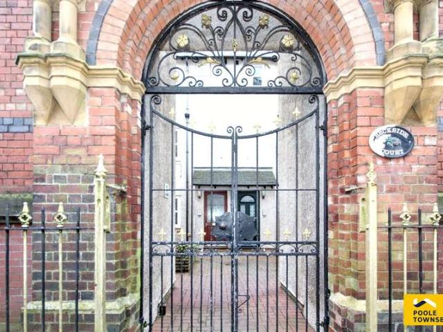 2 Bedroom Ground Flat