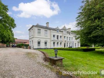 2 Bedroom Ground Flat