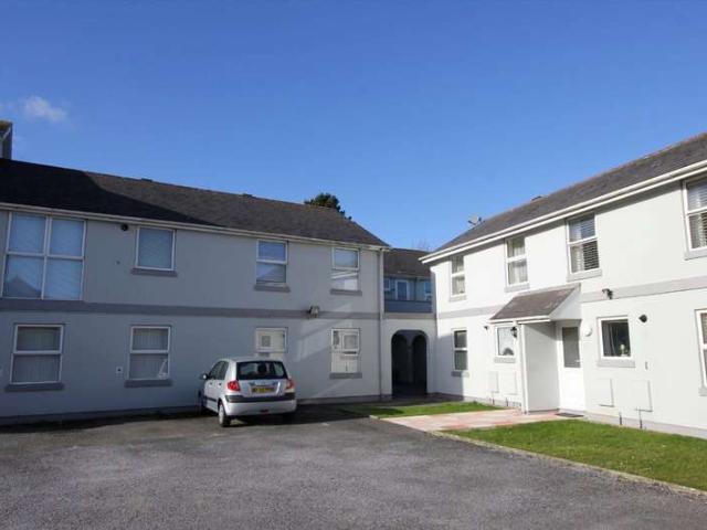 2 Bedroom Ground Flat