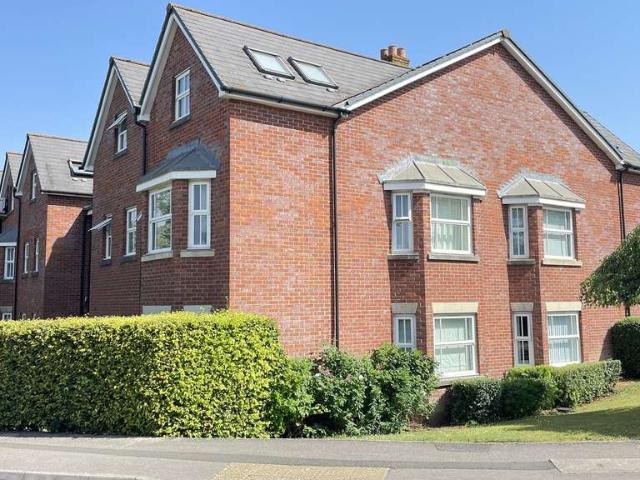 2 Bedroom Ground Flat
