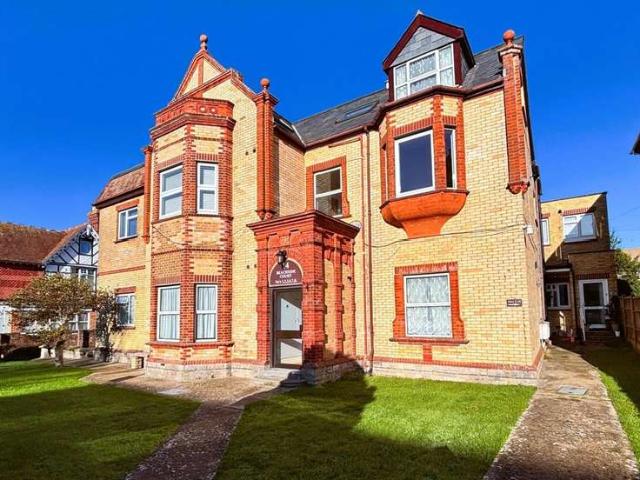 2 Bedroom Ground Flat