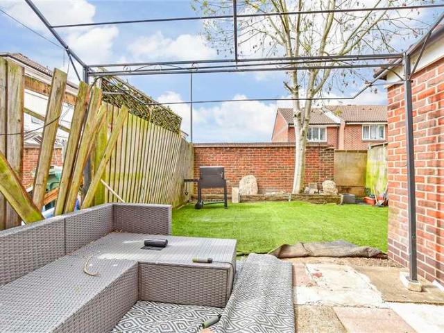 2 Bedroom Ground Flat