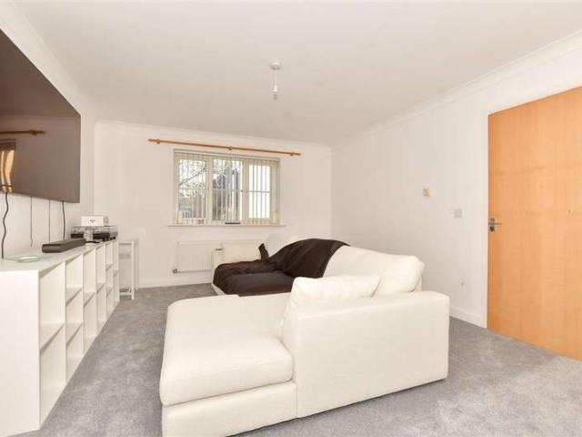 2 Bedroom Ground Flat