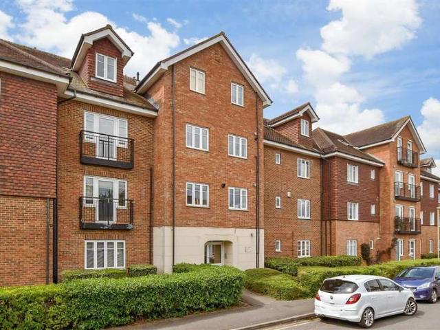 2 Bedroom Ground Flat