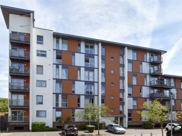 2 Bedroom Ground Flat