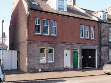 2 Bedroom Ground Flat