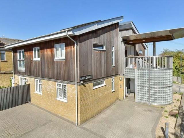 2 Bedroom Ground Flat