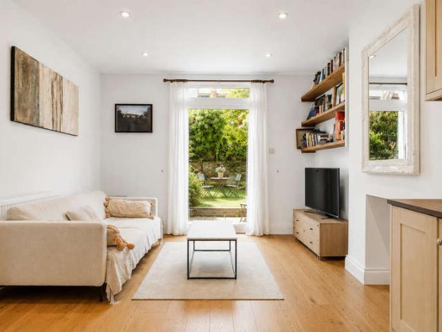 2 Bedroom Ground Flat