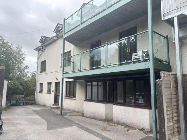 2 Bedroom Ground Flat