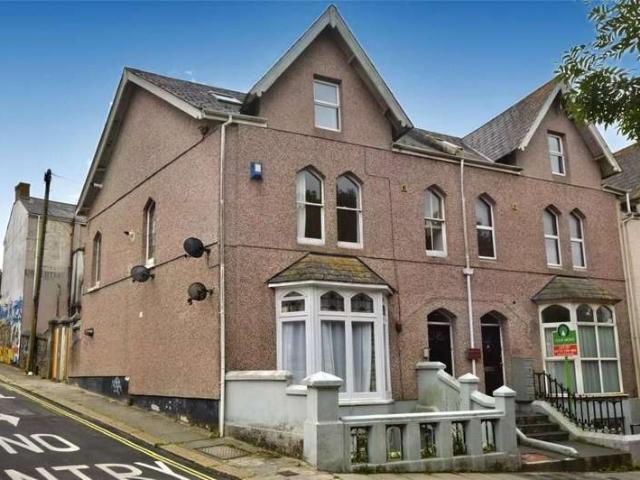 2 Bedroom Ground Flat