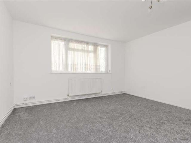 2 Bedroom Ground Flat