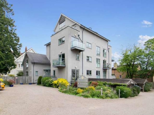 2 Bedroom Ground Flat