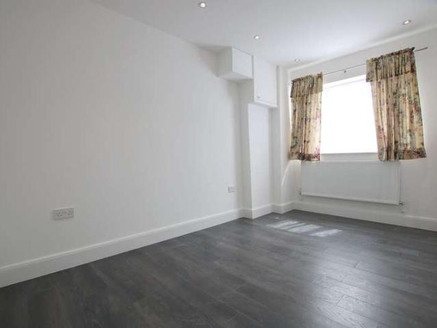 2 Bedroom Ground Flat