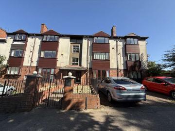2 Bedroom Ground Flat
