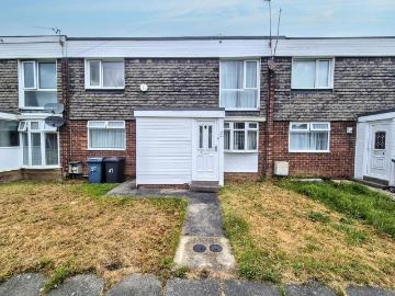 2 bedroom ground flat for sale