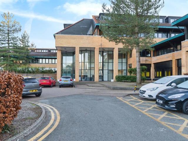 2 bedroom ground flat for sale