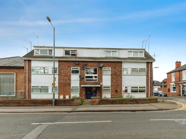 2 bedroom ground flat for sale