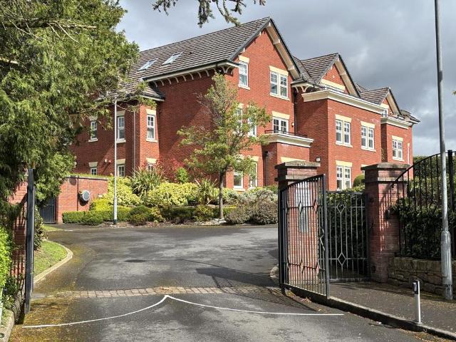 2 bedroom ground flat for sale