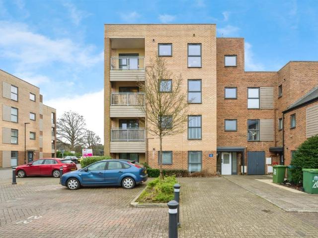 2 bedroom ground flat for sale