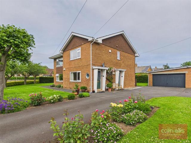 2 bedroom ground flat for sale