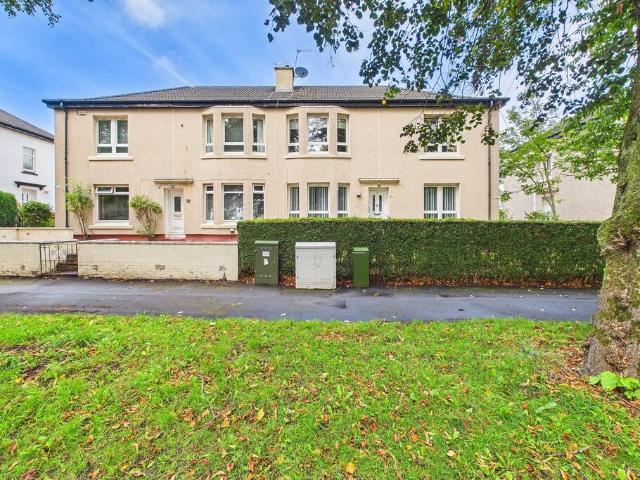 2 bedroom ground flat for sale